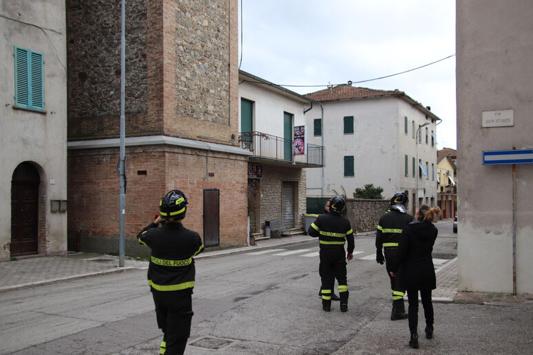 - RIPRODUZIONE RISERVATA