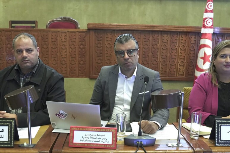 - RIPRODUZIONE RISERVATA