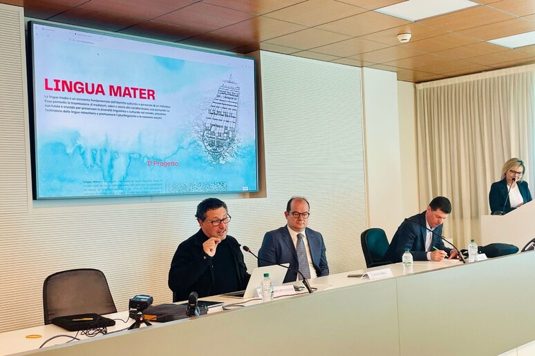 - RIPRODUZIONE RISERVATA