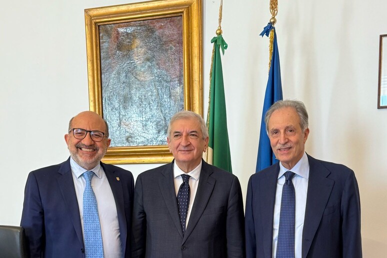 - RIPRODUZIONE RISERVATA