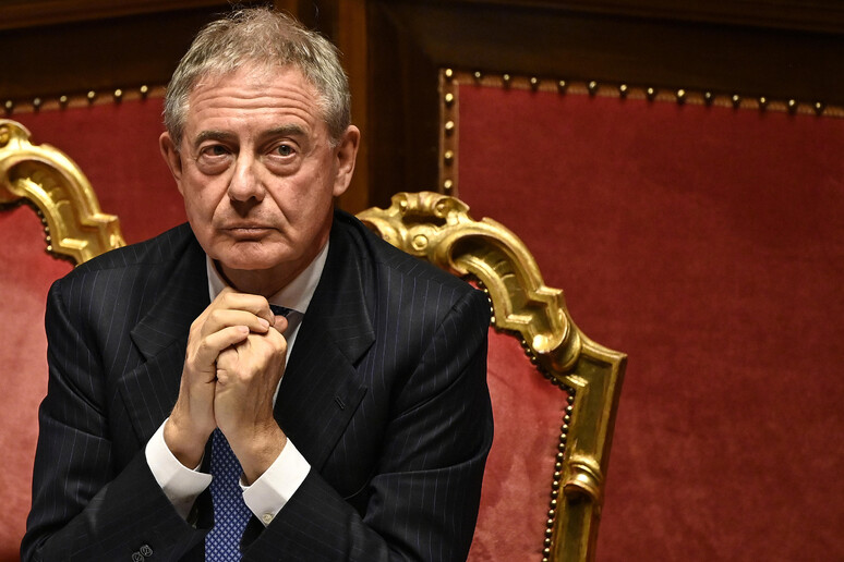 - RIPRODUZIONE RISERVATA