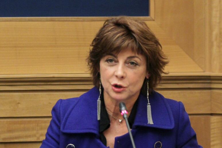- RIPRODUZIONE RISERVATA
