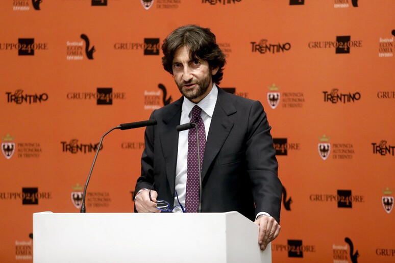 - RIPRODUZIONE RISERVATA