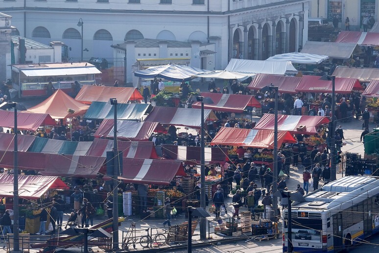 - RIPRODUZIONE RISERVATA