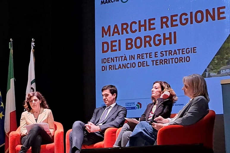 - RIPRODUZIONE RISERVATA