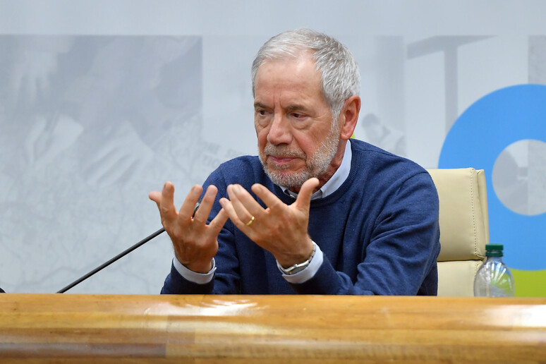 - RIPRODUZIONE RISERVATA