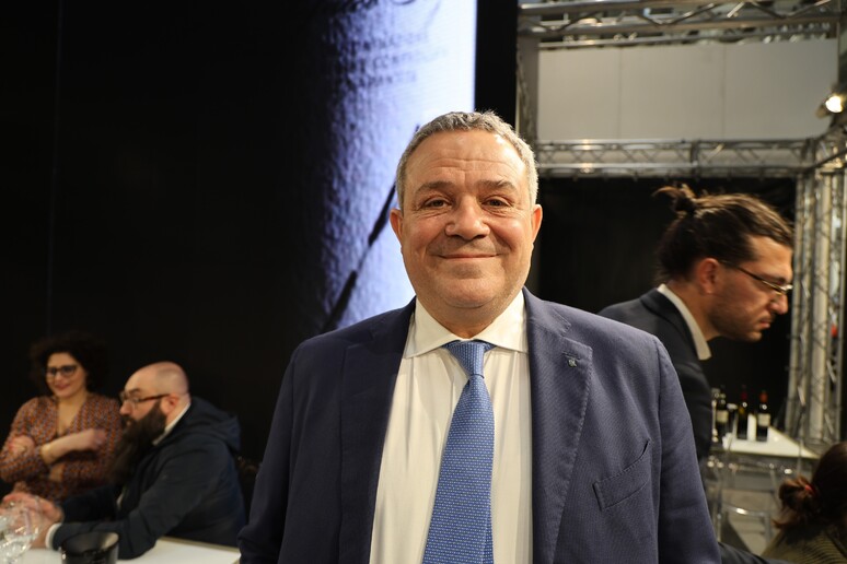 - RIPRODUZIONE RISERVATA