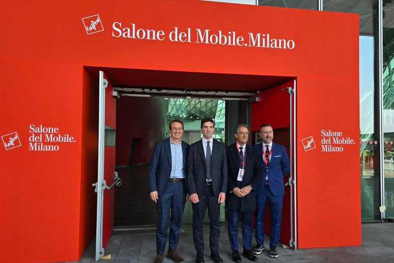 - RIPRODUZIONE RISERVATA