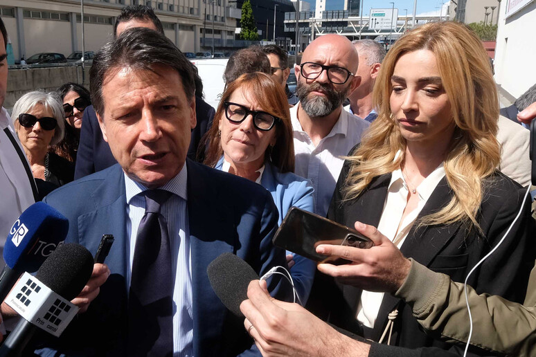 - RIPRODUZIONE RISERVATA