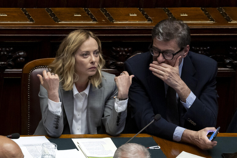 - RIPRODUZIONE RISERVATA