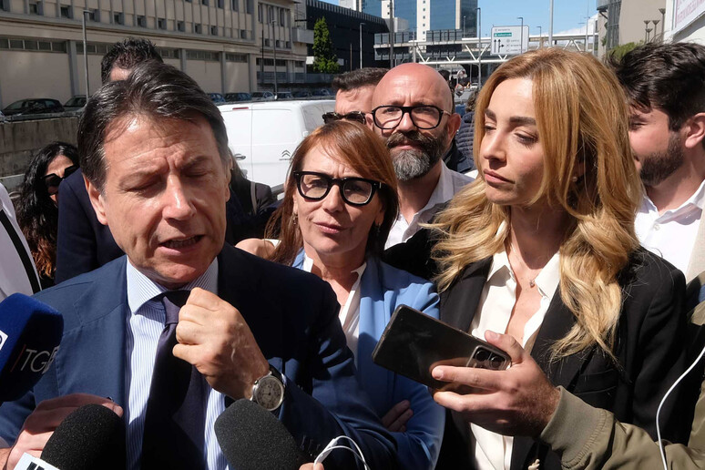 - RIPRODUZIONE RISERVATA