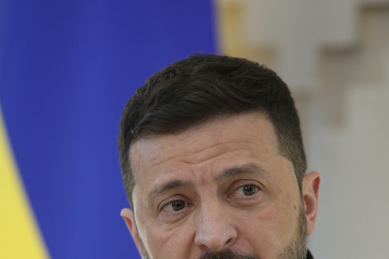 - RIPRODUZIONE RISERVATA