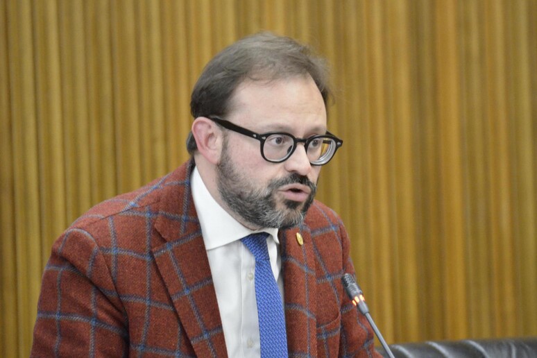 - RIPRODUZIONE RISERVATA