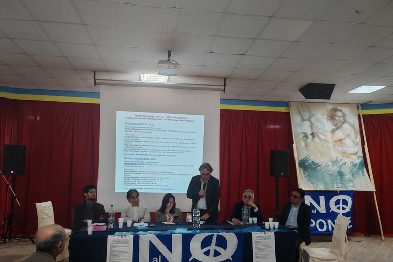 - RIPRODUZIONE RISERVATA