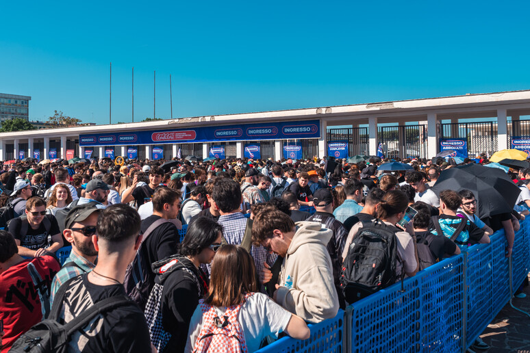 - RIPRODUZIONE RISERVATA