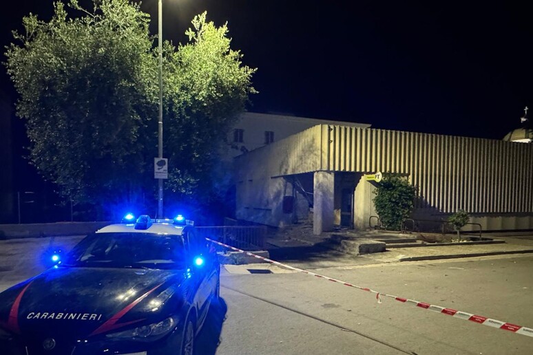 - RIPRODUZIONE RISERVATA