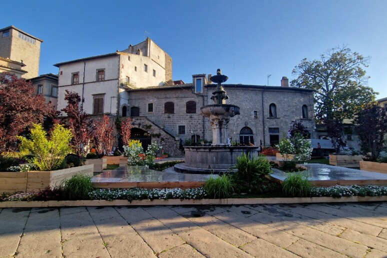 - RIPRODUZIONE RISERVATA