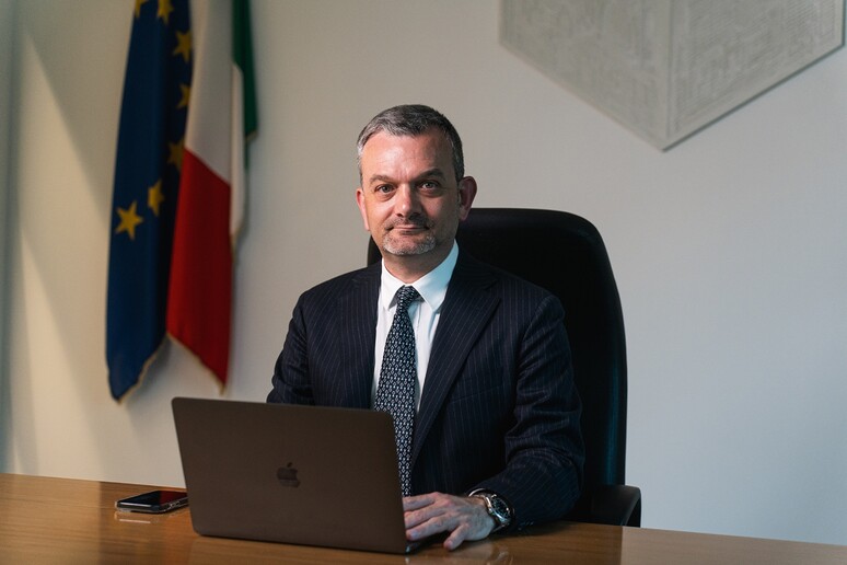 - RIPRODUZIONE RISERVATA