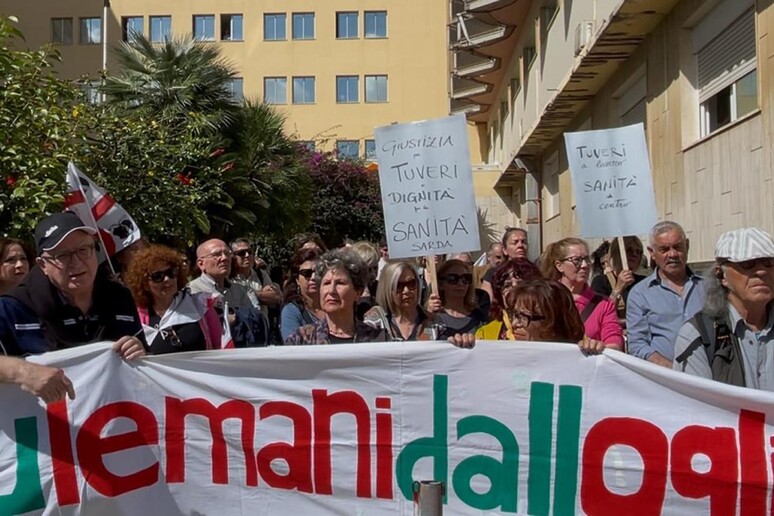 - RIPRODUZIONE RISERVATA