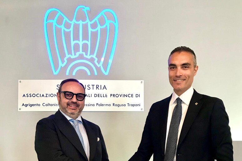 - RIPRODUZIONE RISERVATA