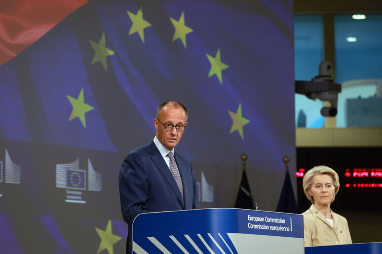 - RIPRODUZIONE RISERVATA