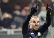 Prodezza di Palacio nel derby