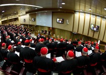 I cardinali durante la prima congregazione