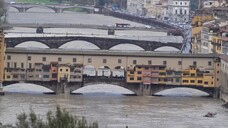 Allerta rossa per il maltempo in Toscana, a Firenze preoccupa l'Arno